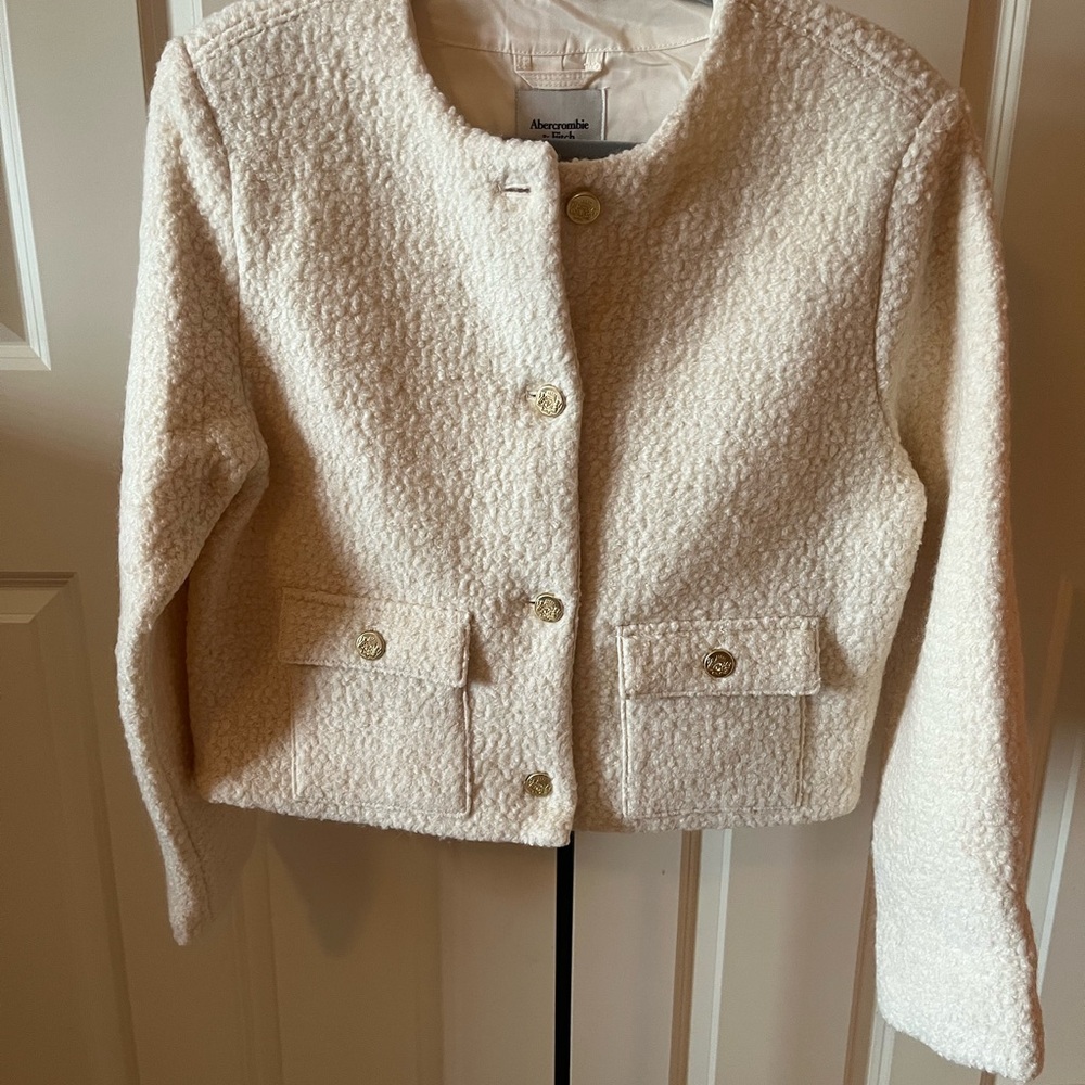 NWT Abercrombie & Fitch Cream Cropped Jacket